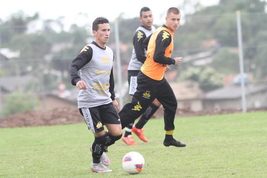 Criciúma realiza treino técnico