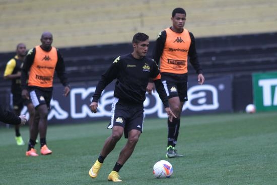 Criciúma recebe o Paraná