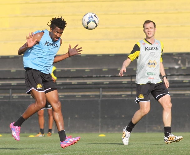 Criciúma recebe o Santos