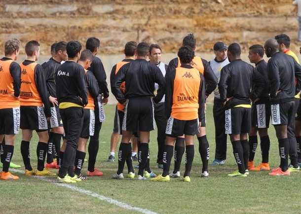 Petkovic comanda primeiro treino no CT do Tigre