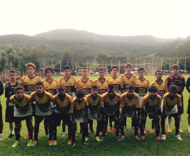 Sub-13 passa de fase na Copa Cidade Verde