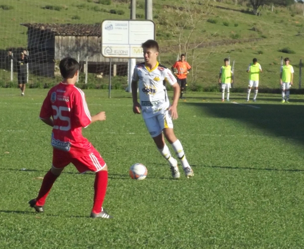 Sub-15 do Tigre vence o Hercílio Luz