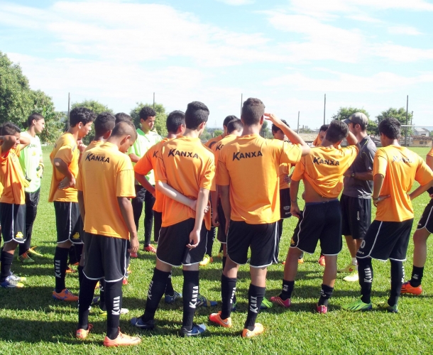 Sub-15 e 13 entram em campo em Três Coroas