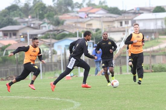 Tigre ajusta o time para duelo de sexta