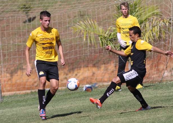 Tigre faz treinamento no CT