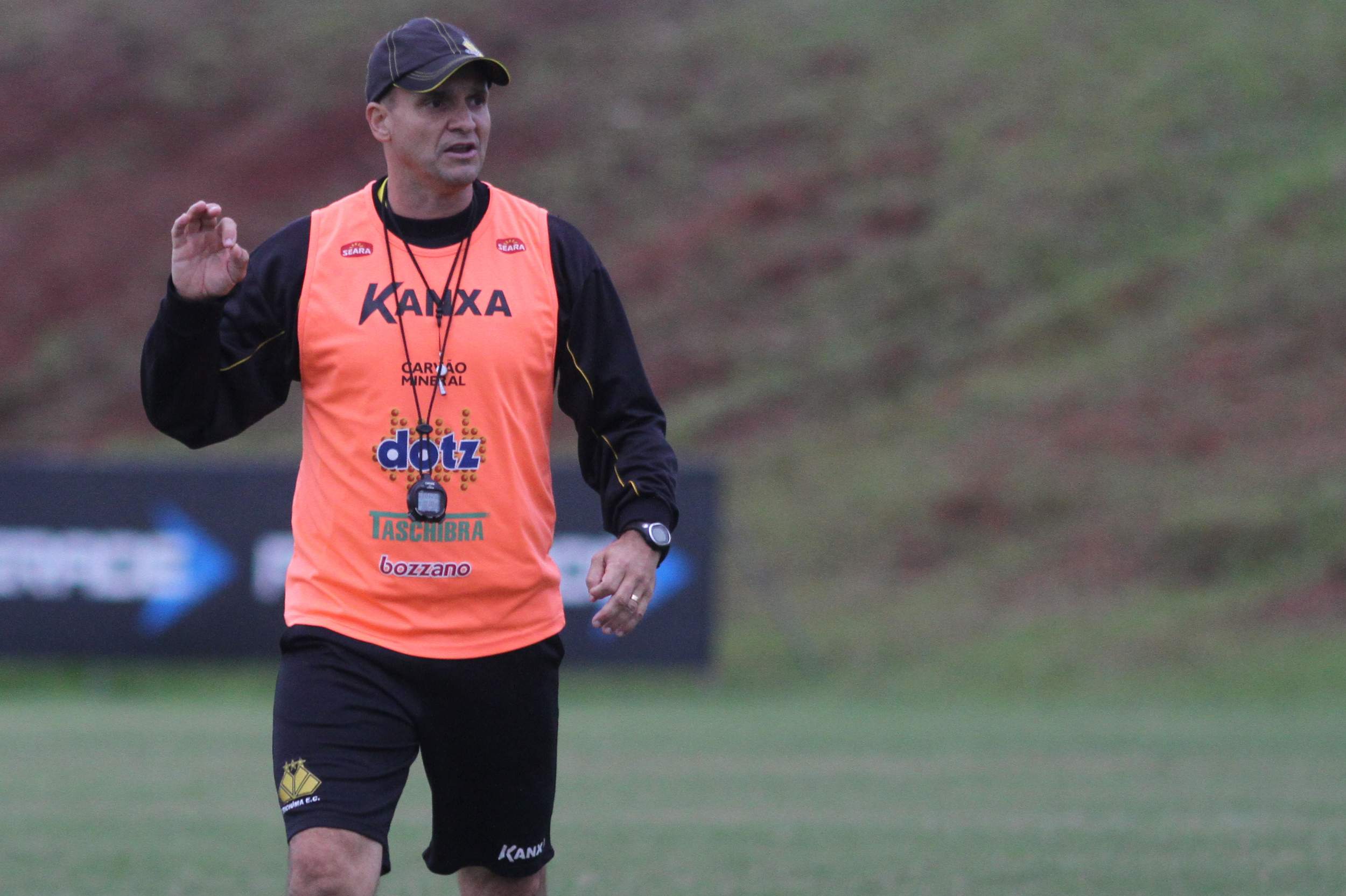 Criciúma encara o Inter no Majestoso