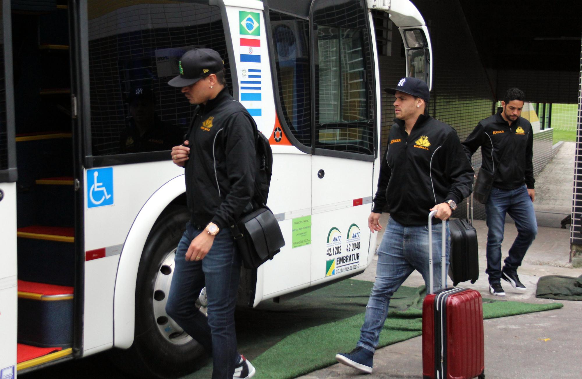 Tigre embarca para Minas Gerais