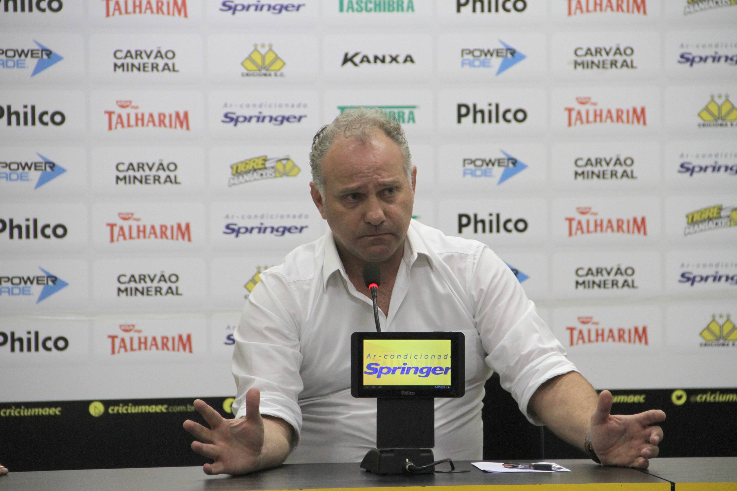 Toninho Cecílio é apresentado oficialmente no Tigre