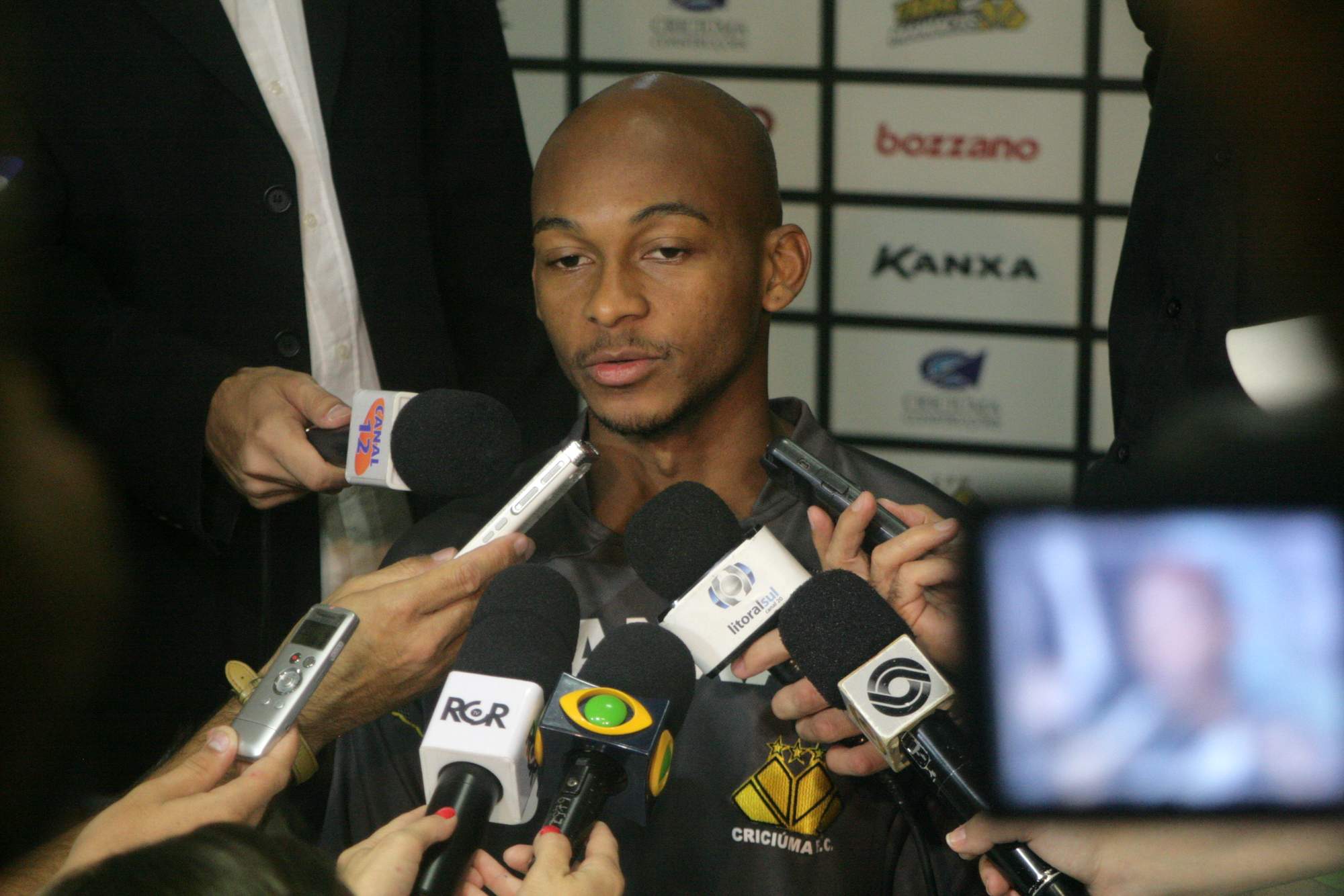 Coletivas Márcio Corrêa e Tartá